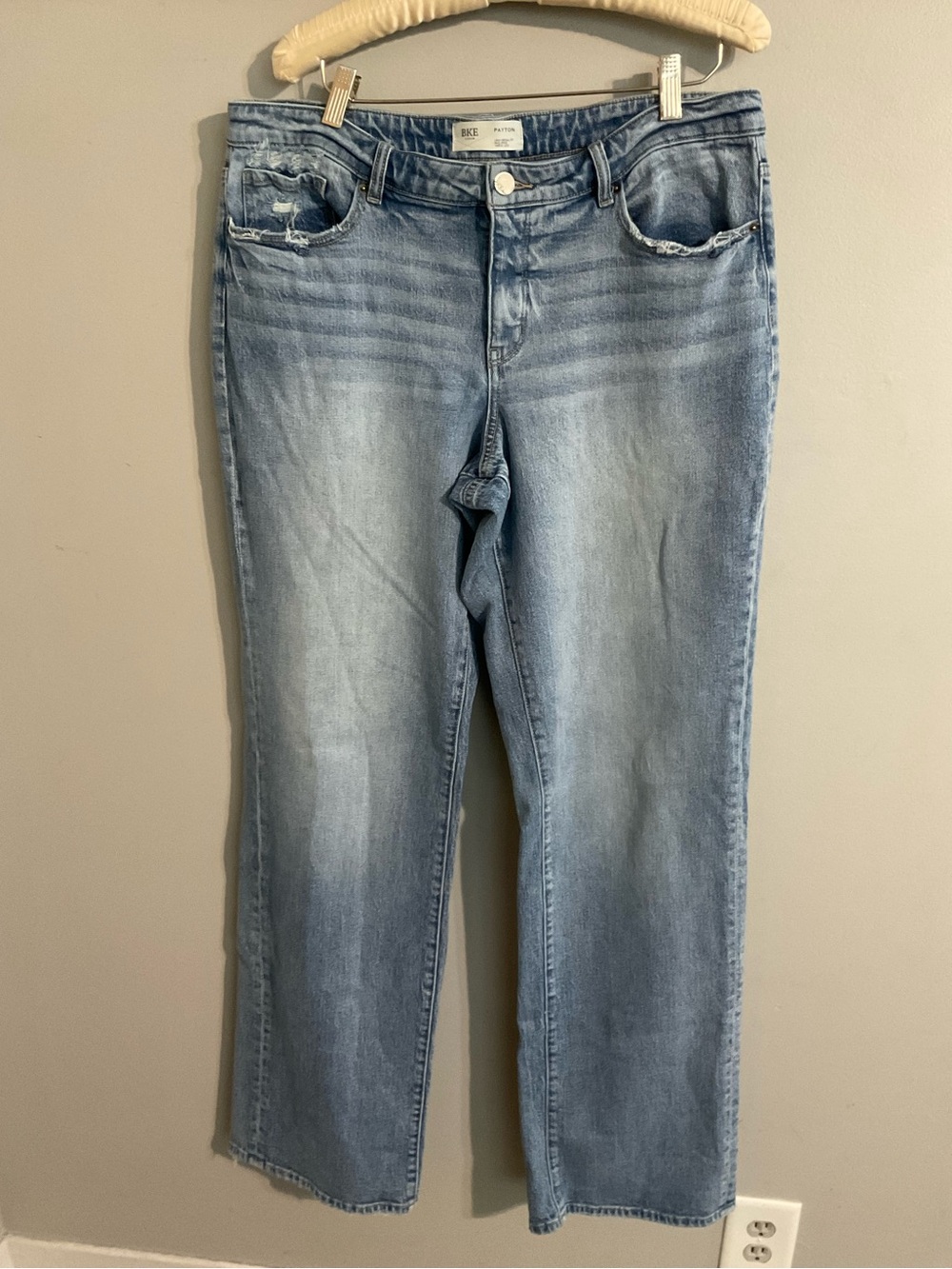 BKE Payton Universal Fit Mid-Rise Wide Leg Light Wash Jeans 32x32